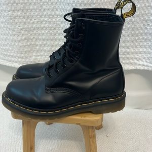 Dr. Martens 1460 Vintage 8 Eye boots, women’s, size 8